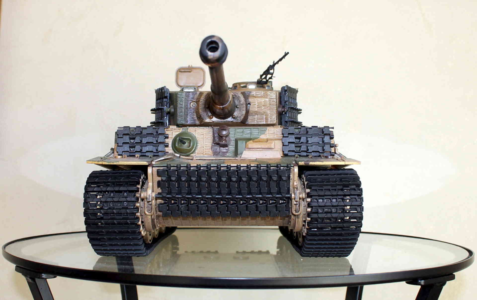 Tank tuning. Танк тигр 1/16. Танк тигр 1 16 Хачетте. Модель танка тигр 1 масштаб 1-16. Танк тигр ДЕАГОСТИНИ.