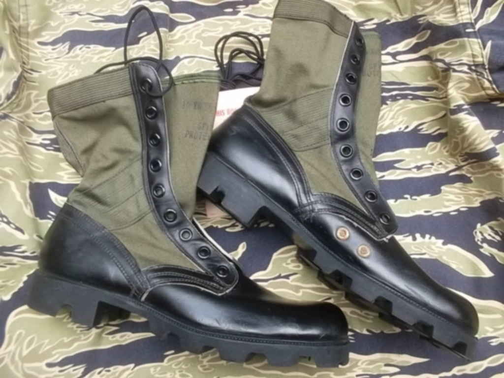 ...модели M-42 и M-45 ("Okinawa boots") были разработаны в конце ...