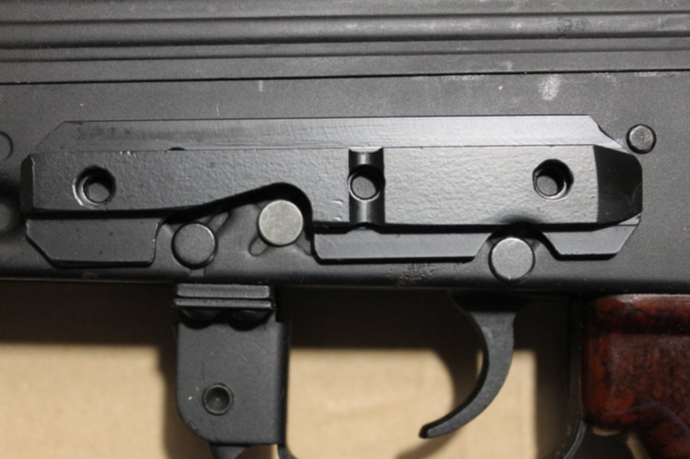 Кронштейн ласточкин хвост свд. Планка пикатини на ак 74. Переходная планка с вивера на ласточкин хвост. Планка под прицел на вепрь 222. Планка ласточкин хвост на ак 74.