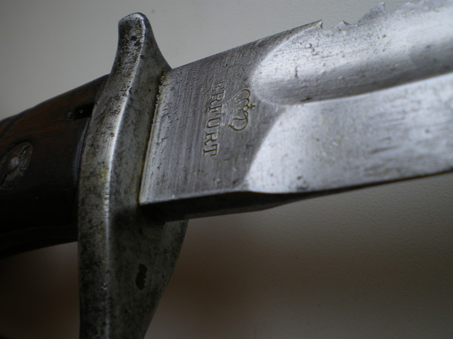 Штыковой бой на плакатах. Бытовые клейма на подвесе штыка. Солнце на штыках. Клеймо финской армии на штыках. Солнце на штыках.