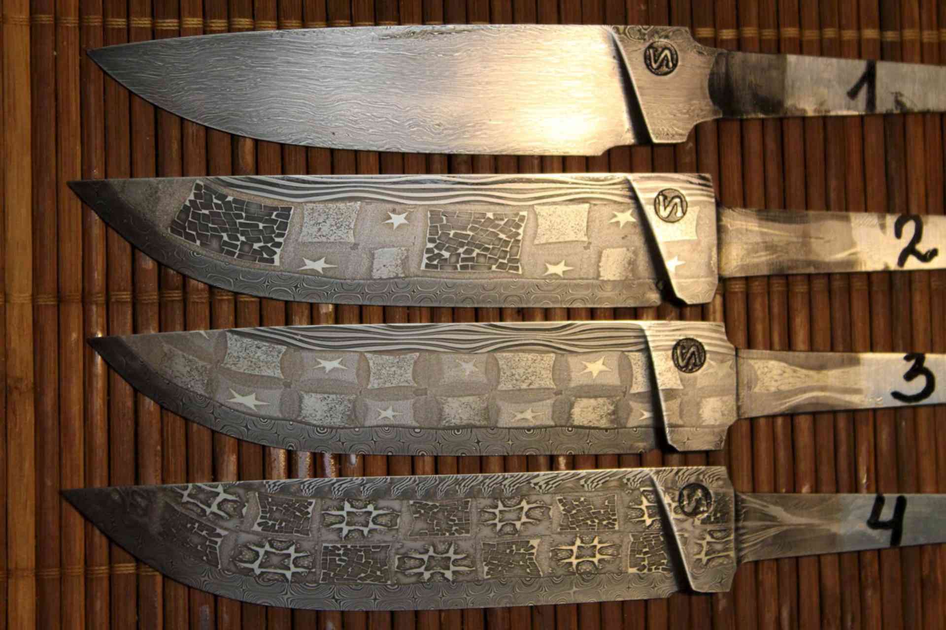 Стали для изготовления ножей. Дамаск сталь ножи. Дамаскированная сталь. Дамасская сталь ковка. Дамасский кинжал.