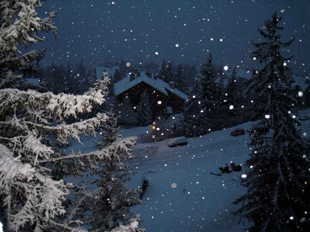 Вечером снежок. Зимний вечер. Зимняя ночь. Красивый снегопад. Зимний пейзаж ночью.