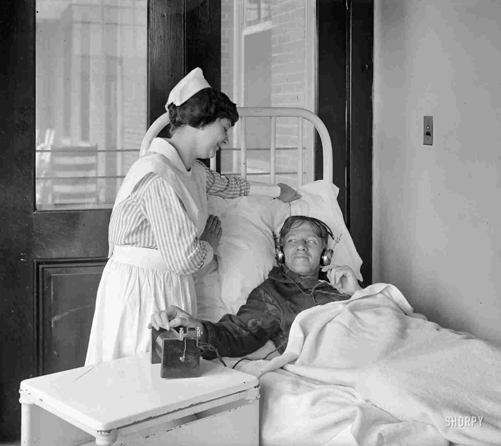 C d vintage. Real Retro nurses with their male Patients.