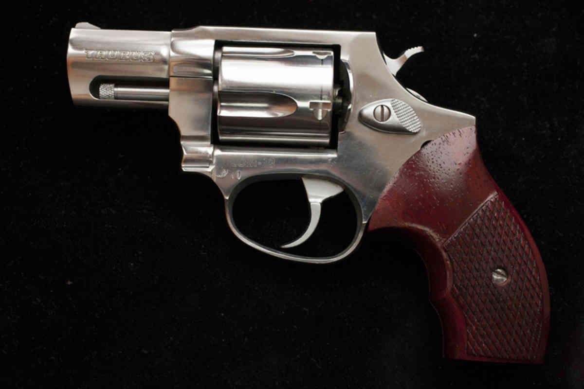 Taurus lom-13. лом 13. травматический револьвер таурус. таурус лом 13. таурус лом 13 нержавейка.