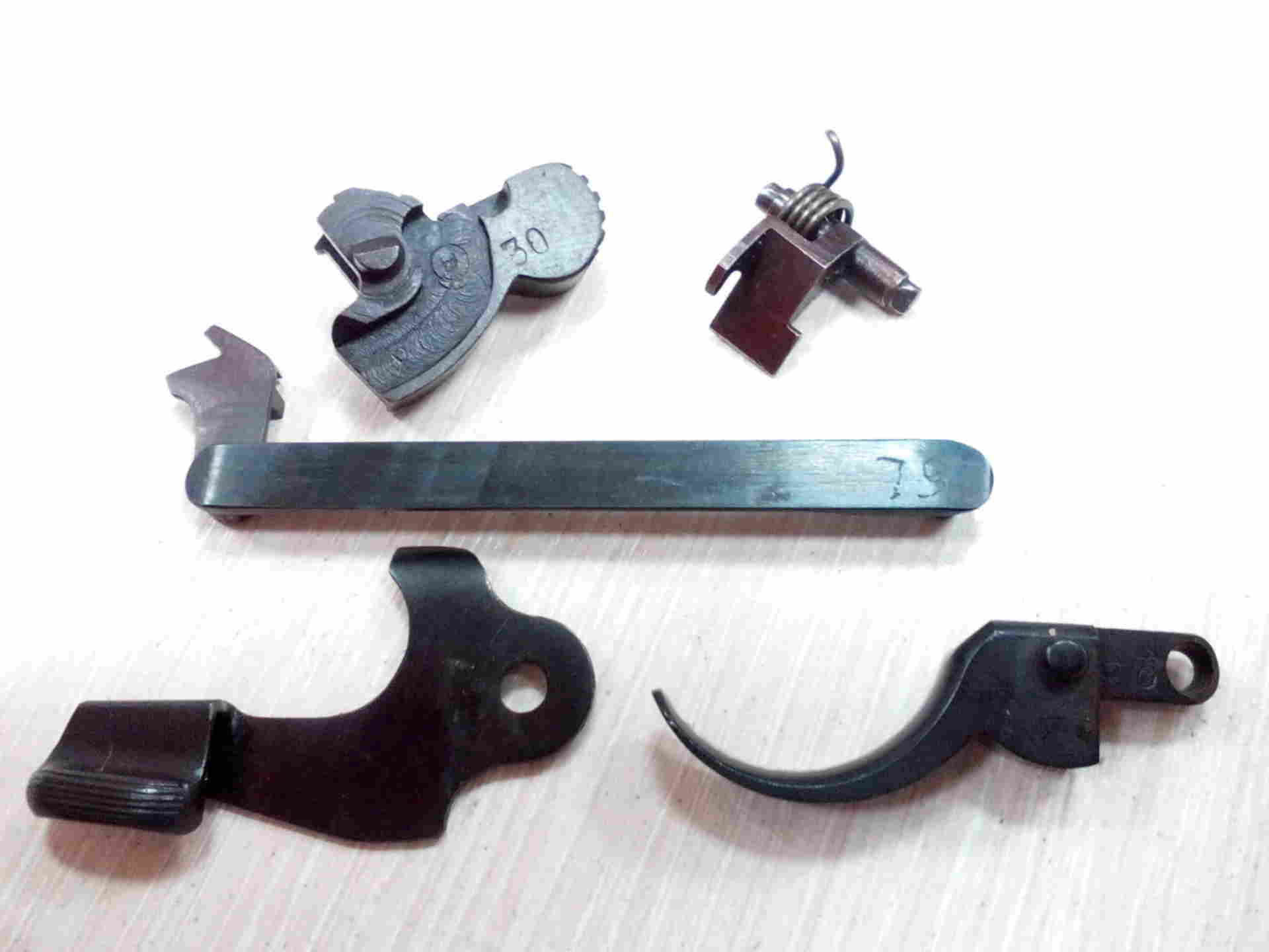 Шептало пистолета макарова. Части усм пм 9мм. Основные части усм пистолета макарова. Усм пм макарова. Усм пм.