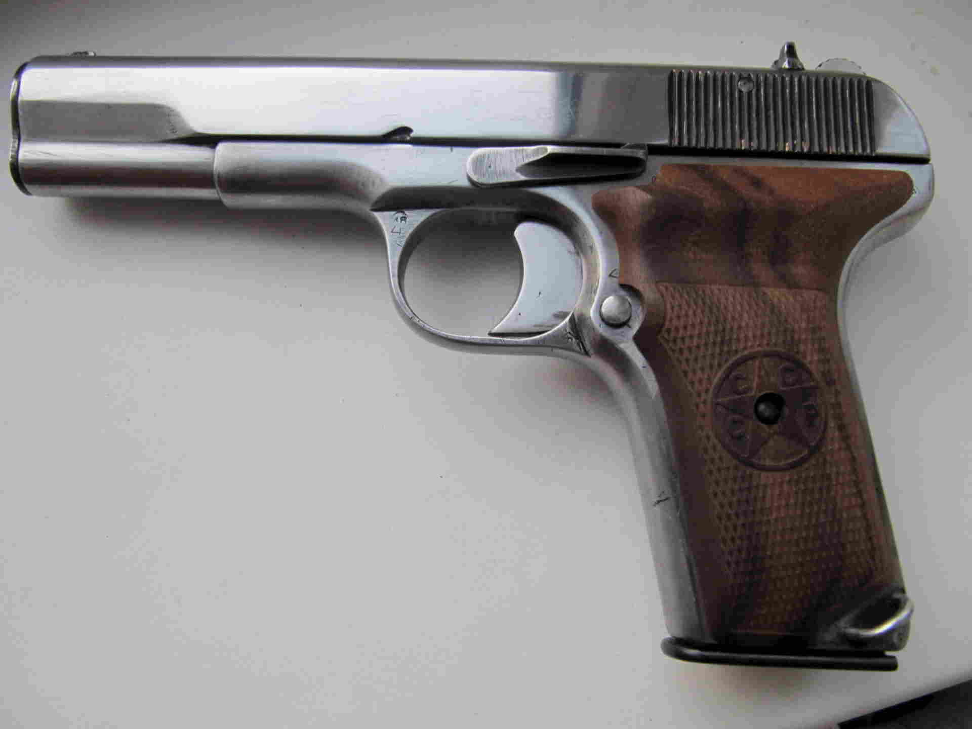 Zastava m57 и тт. Рукоятка для тт combat m 57. Тт с деревянной рукояткой. Рукоять combat тт. Тт на айфон 2024 тг.