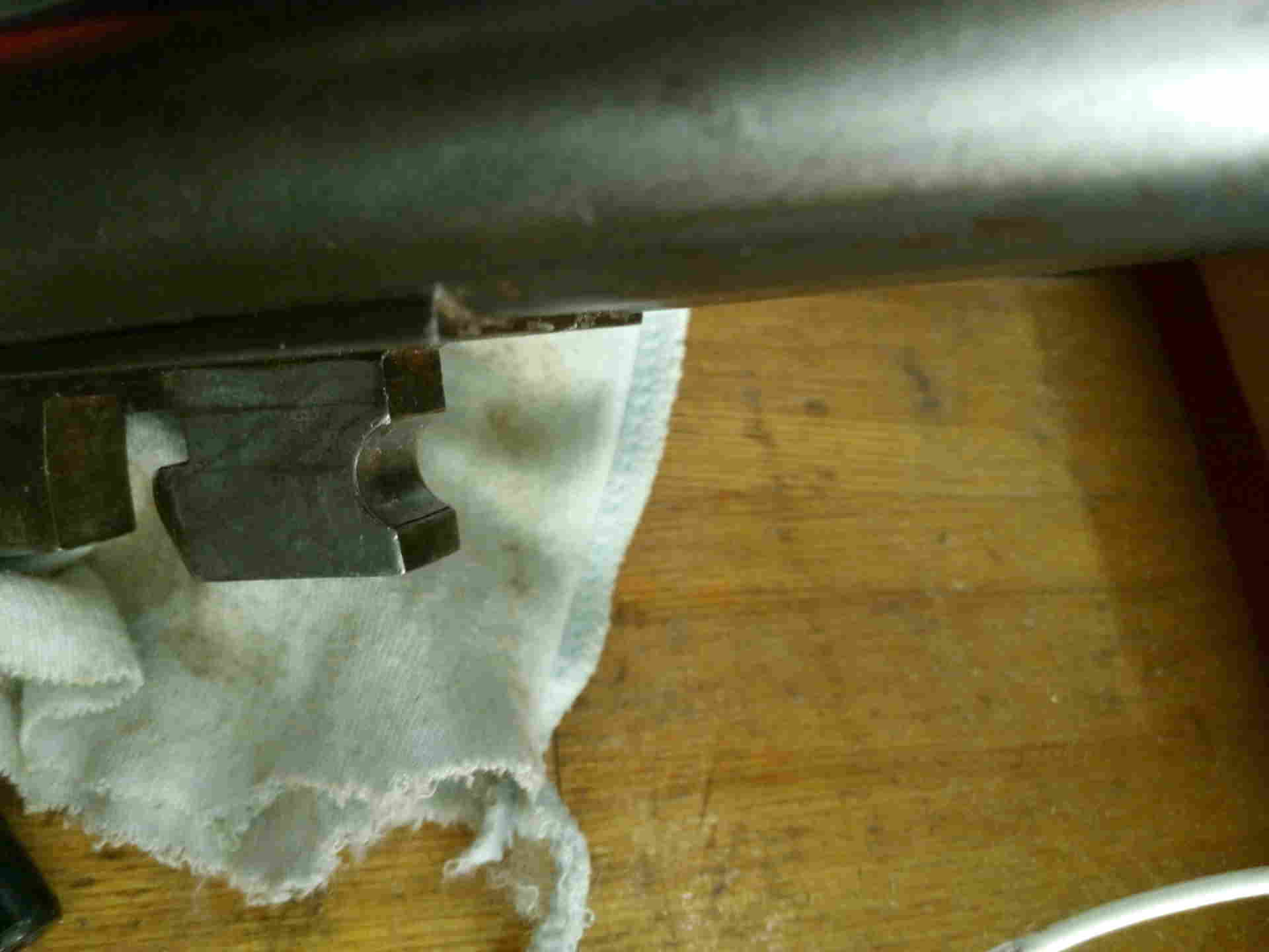 Клинья для рамки. Шат у тоз 34. Как убрать шат стволов. Устраняем шат цевья ружья. Как убрать шат стволов.