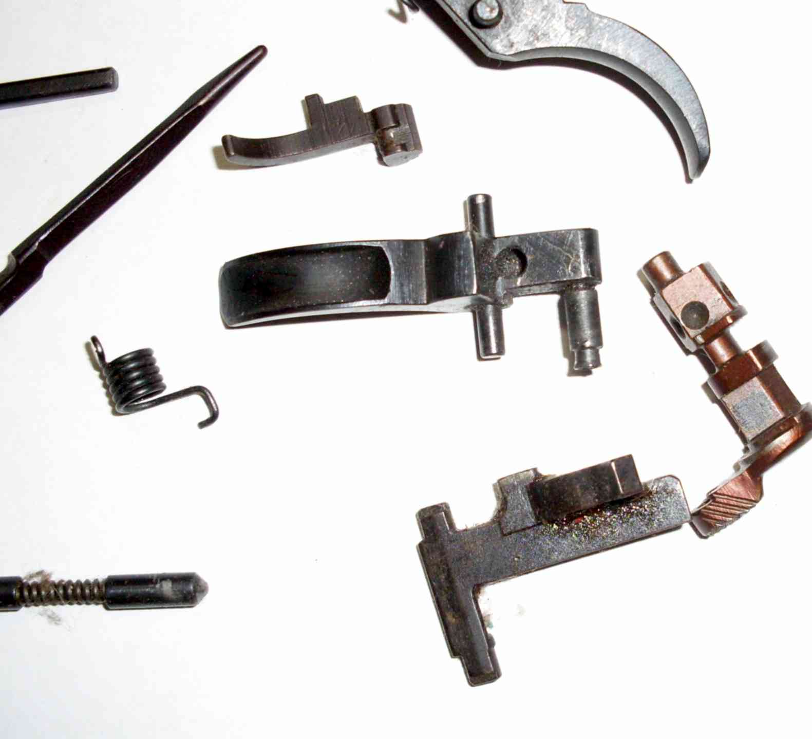 Трубка апс-6602. Детали апс стечкина. Тактическая рукоятка для апс. Апс-6600-2409. Апс разобранный.