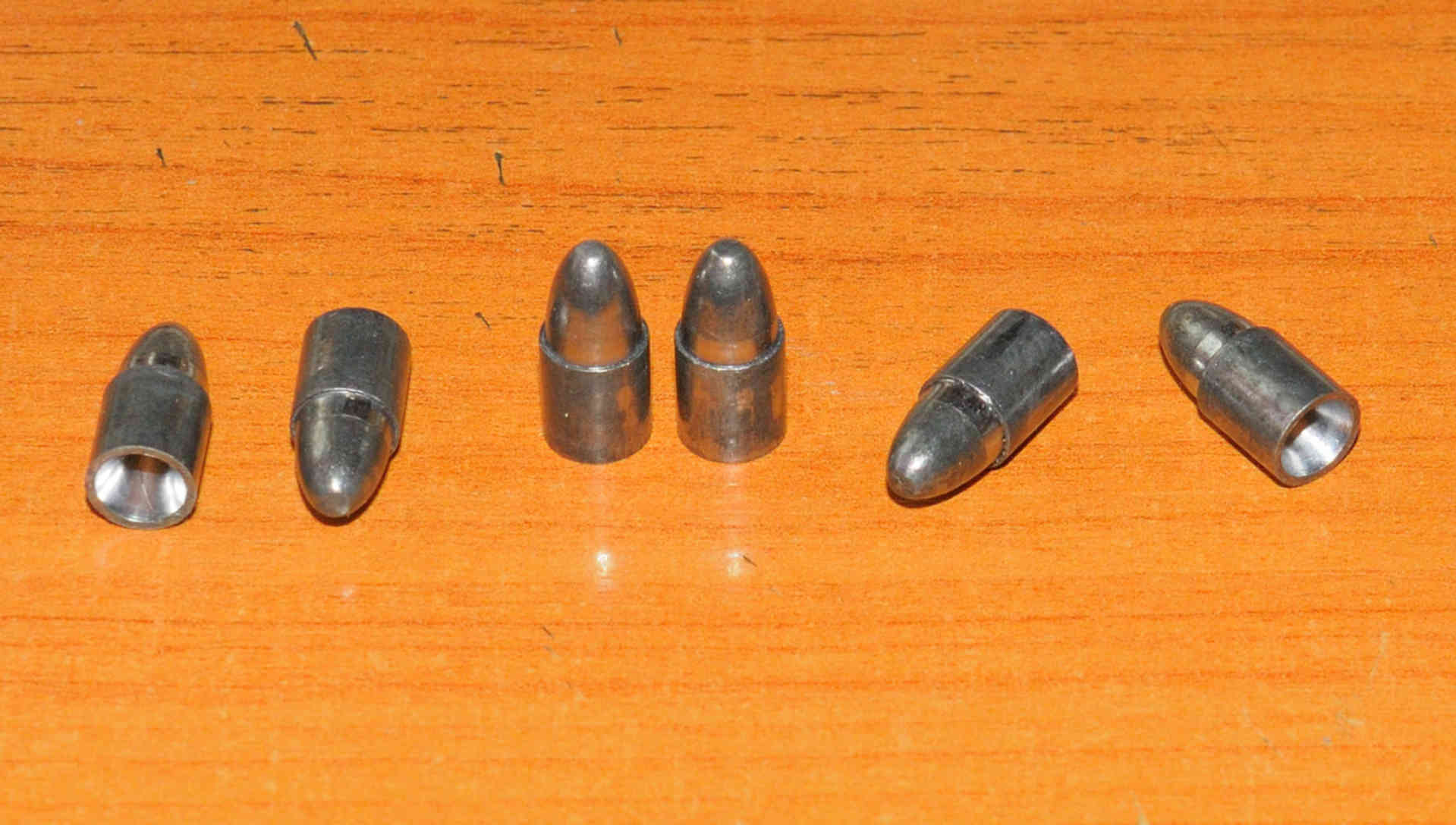 Пули из свинца. Пуля болванка. Безоболочная свинцовая пуля. Почему пули из свинца. Свинцовые пули для сайги 5.