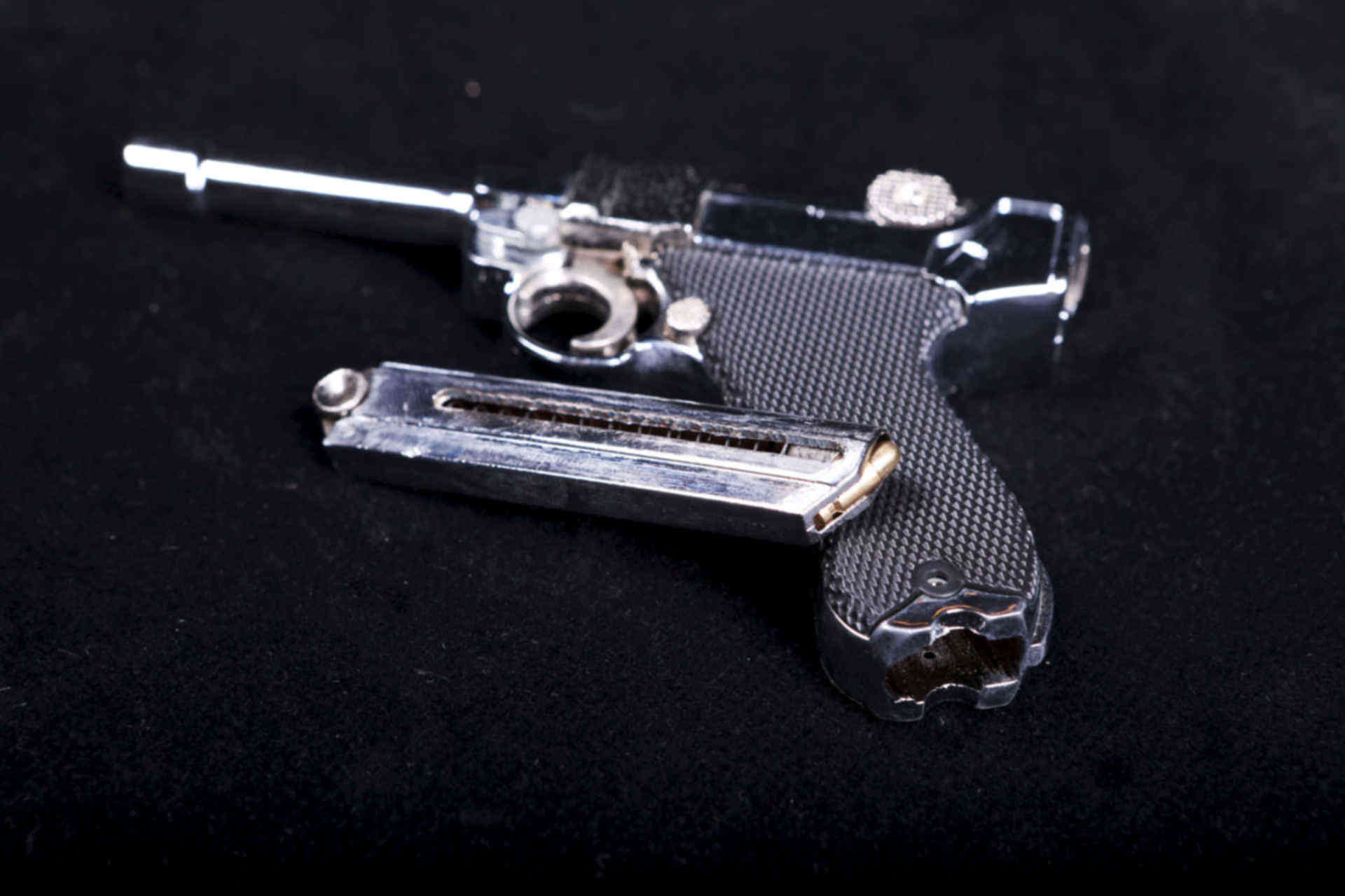 Макеты и реплики стрелкового оружия. Маузер с96 denix. Командирский наган. Брелок пистолет парабеллум. Пистолет-пулемёт судаева.