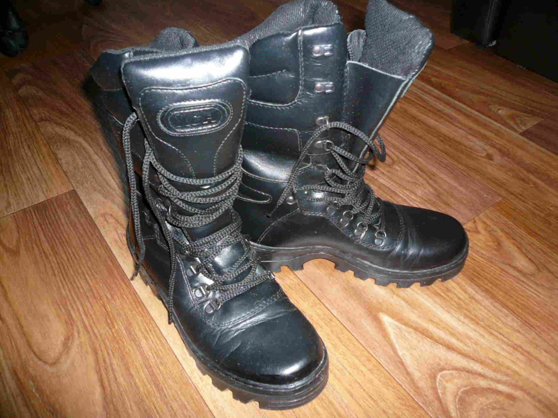 Assault boots армии великобритании. Red wing рабочие ботинки. тактические ботинки meindl gore-tex. продам ботинки. ботинки (1000 haki).