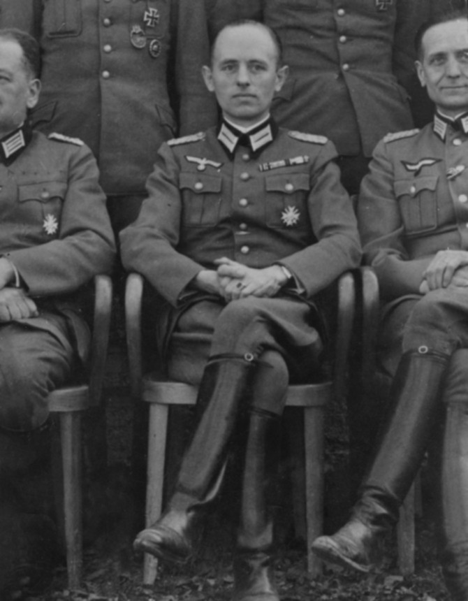 Штаб вермахта. Генерал Гелен Рейнхард. Гелен генерал вермахта. Степан Бандера. Степан Бандера Абвер.