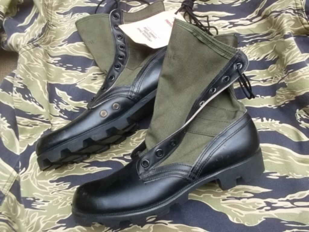 Вьетнамские продам. Vietnam Jungle Boots 10.5w. Берцы Джангл Вьетнам. Берцы американские Вьетнам.