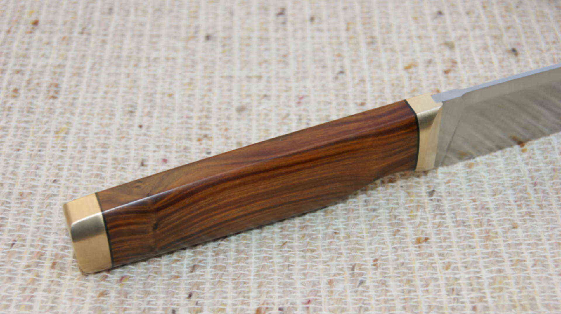 Рукоятка ножа из древесины бакаута