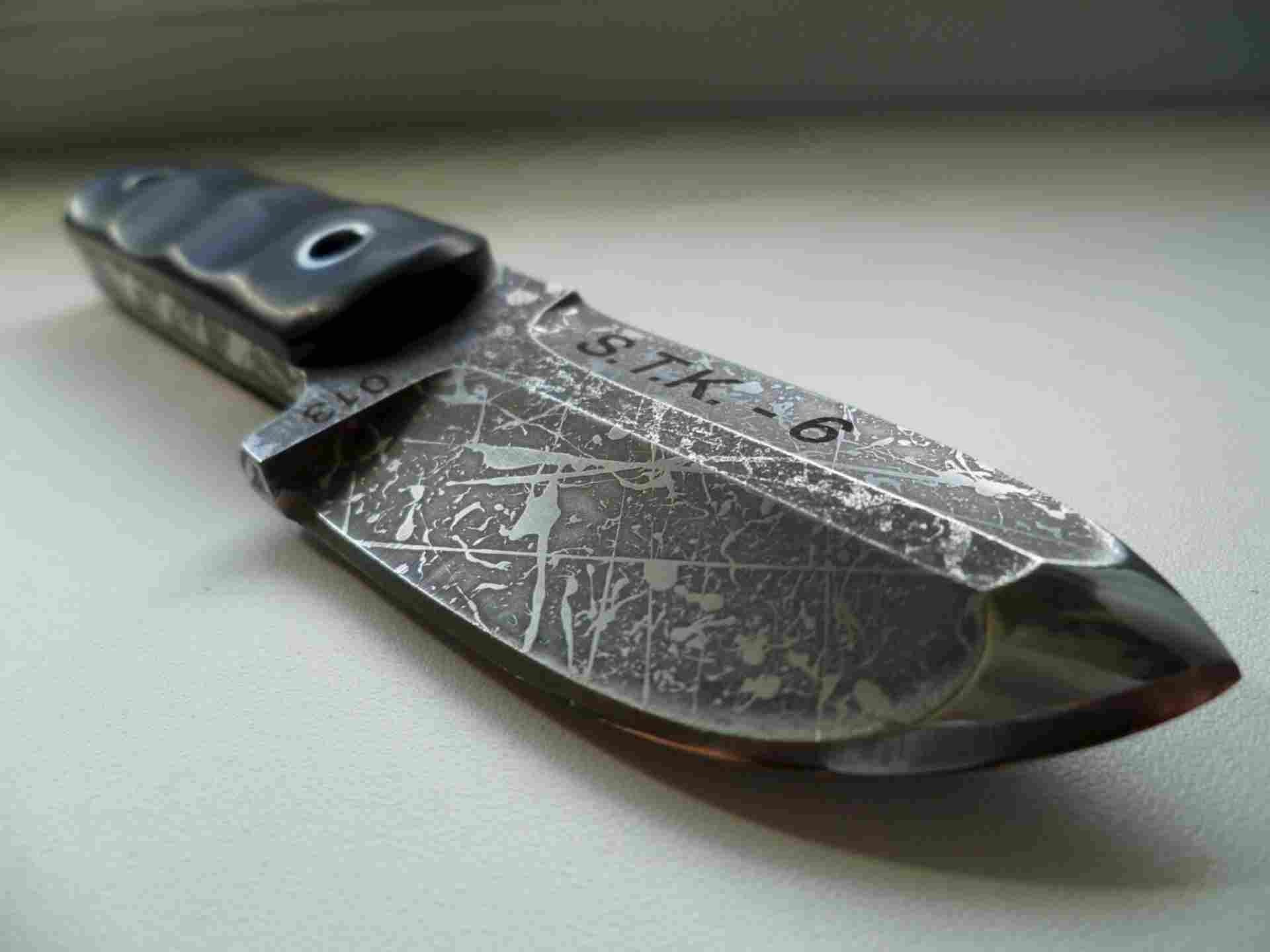 L. Нож s. Нож стрела ежелева. A. Нож s.