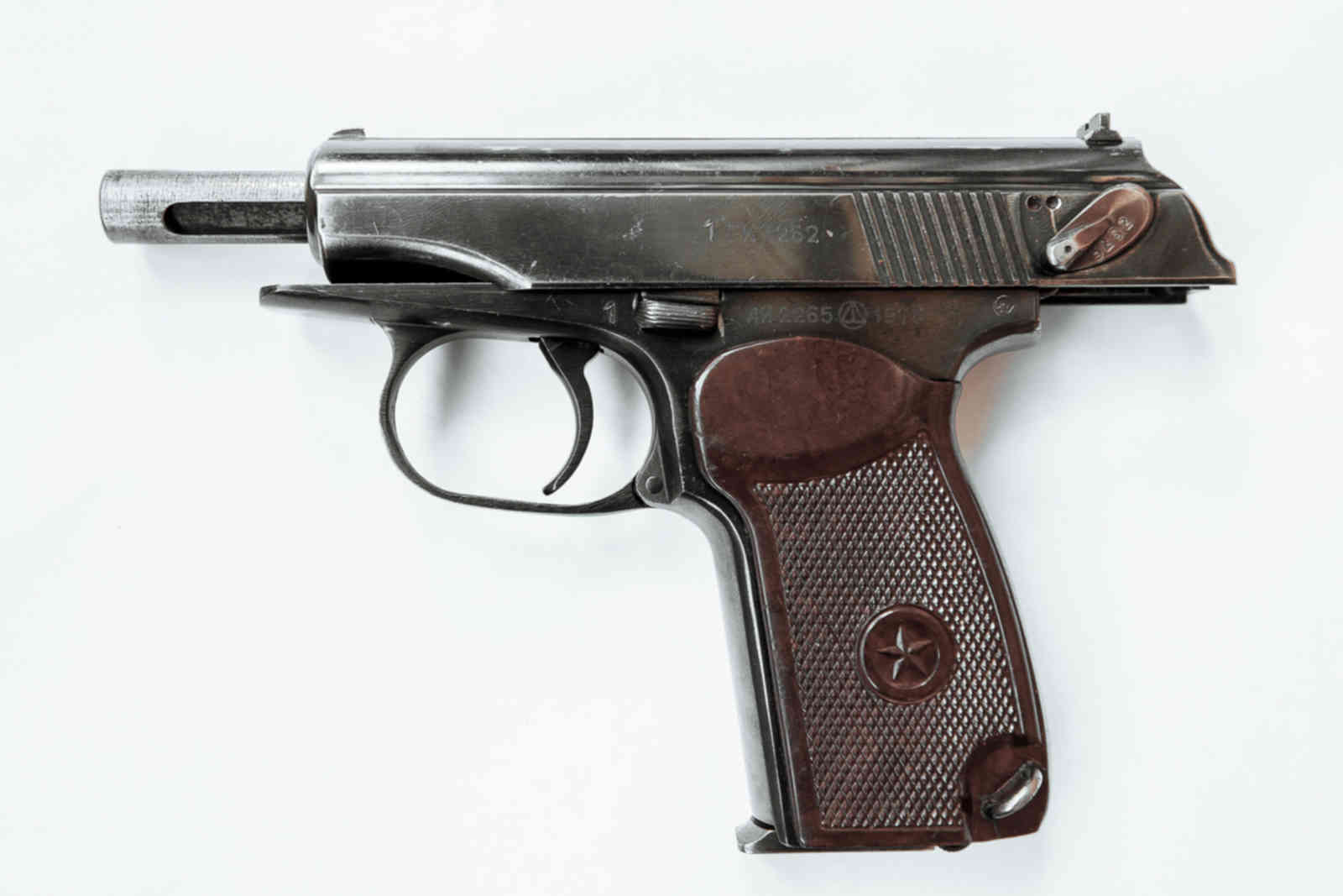 макаров 1949. пмм (56-а-125м). иж 70 9х19. пм 19. пм 1953.