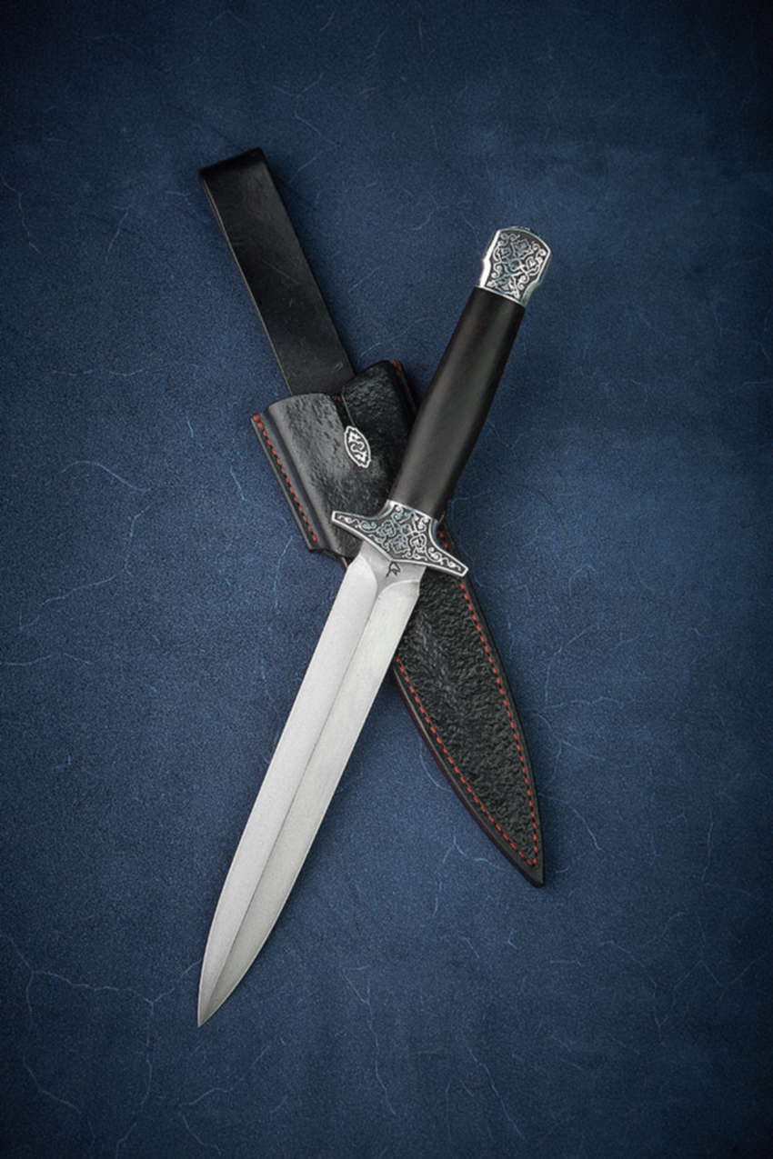 Кленок. Кинжал Фланаса. Кинжальный клинок. Нож Handmade Falcon Ramous Blade стилет. Нож Даггер 2.