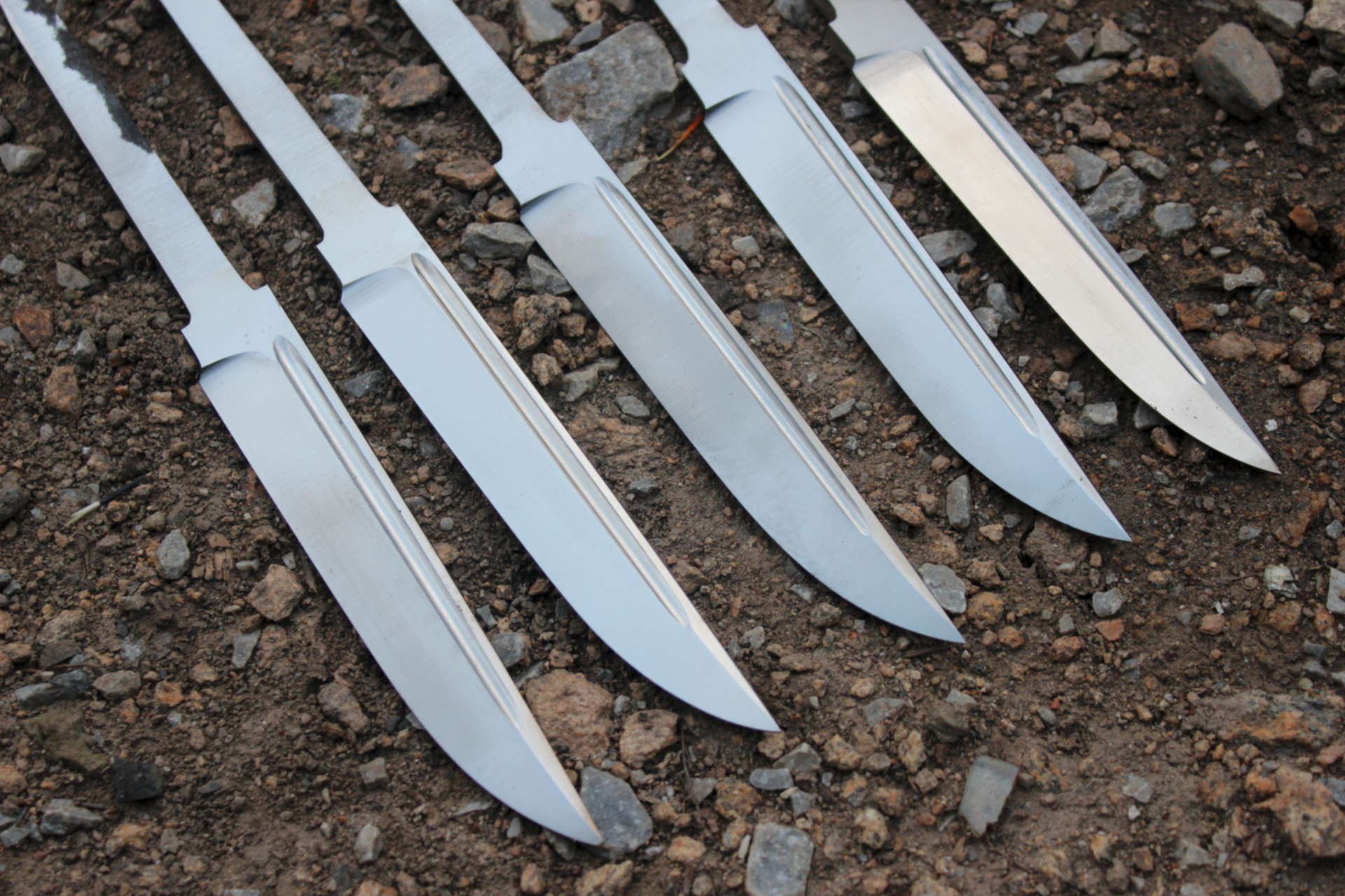 Клинки от производителя купить. Заготовки сталь х12мф ножи. Клинки для ножей. Заготовка лезвия для ножа. Заготовка охотничьего ножа.