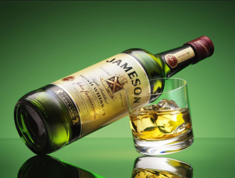 Jameson. Виски джемисон. Jameson Irish Whiskey. Бутылка Джемисона. Jameson виски 1000x1000.