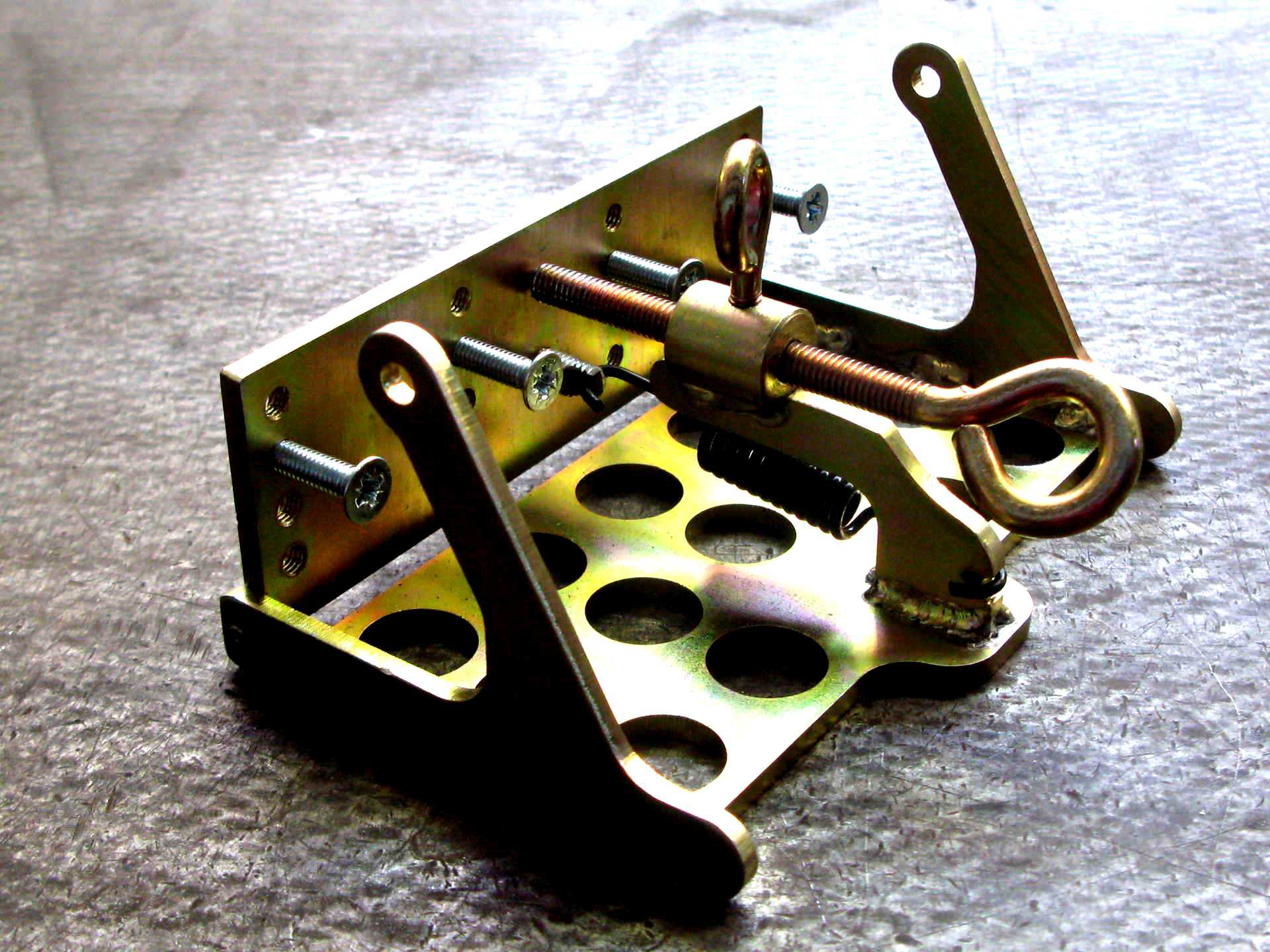 приспособление для выведения спусков v-01 мосгриндер mg089. приспособление для выведения спусков на гриндере. приспособление для снятия спусков. приспособление для гриндера для выведения спусков. приспособление для спуска ножей на гриндере.