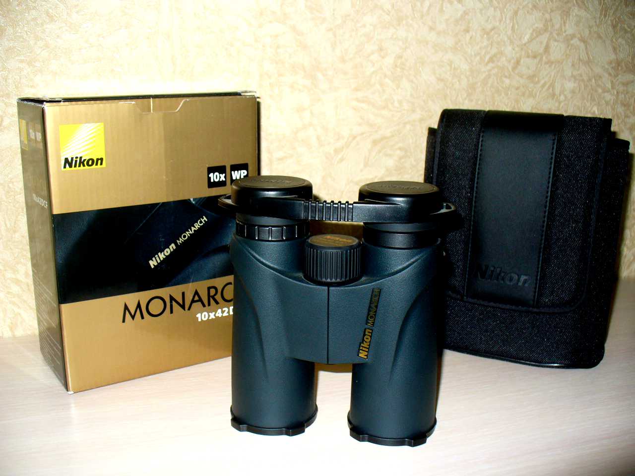 Бинокль 10 42. Nikon Monarch 10x42. Nikon Monarch 5 10x42. Nikon Monarch 10:42. Бинокль Nikon Monarch DCF 10x42 Japan.