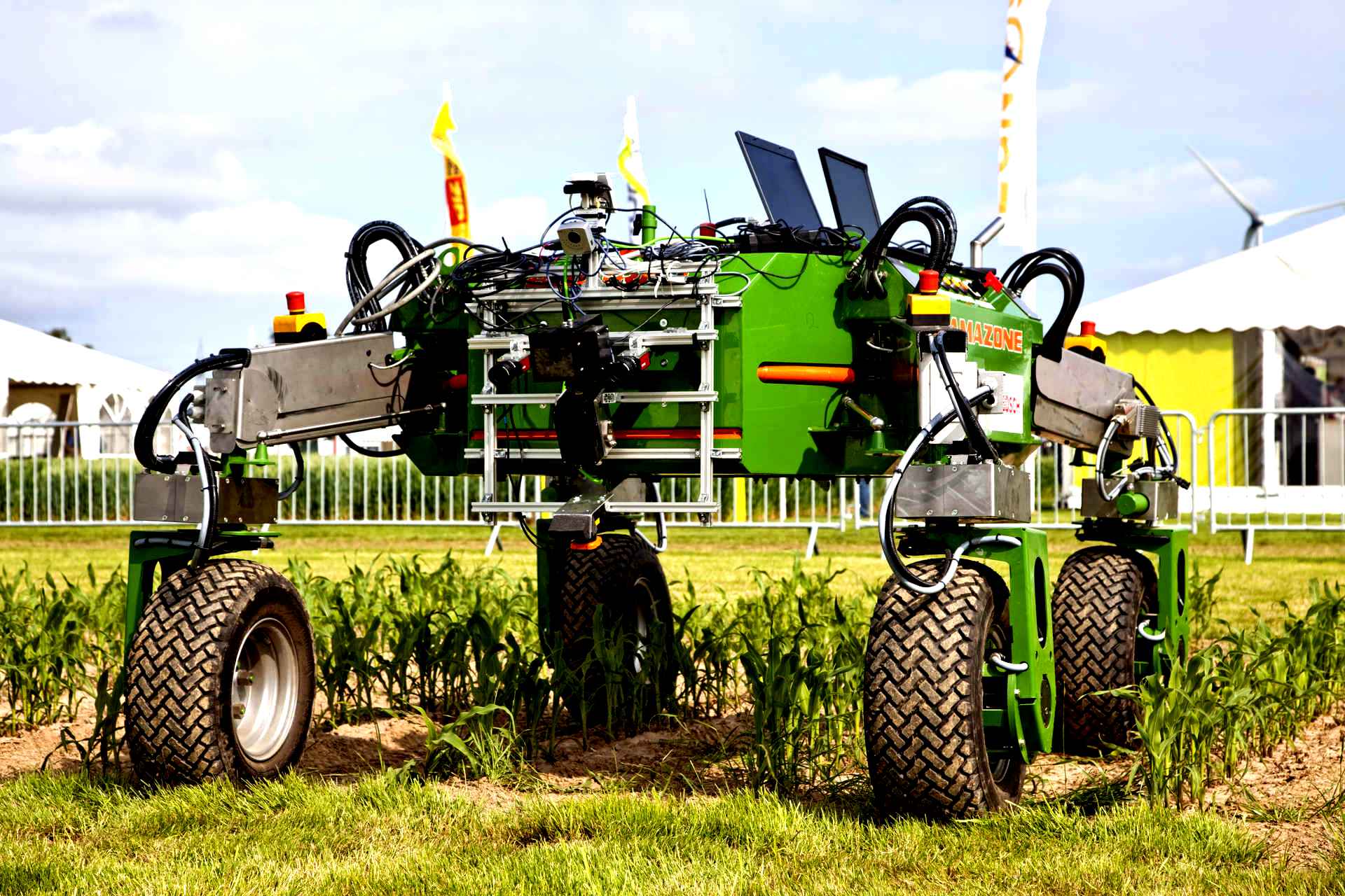 Ии в сельском хозяйстве. Полевой робот BONIROB. Amazone BONIROB. Робот-комбайн AGROMULTIBOT «гранат». Agrobot sw6010.