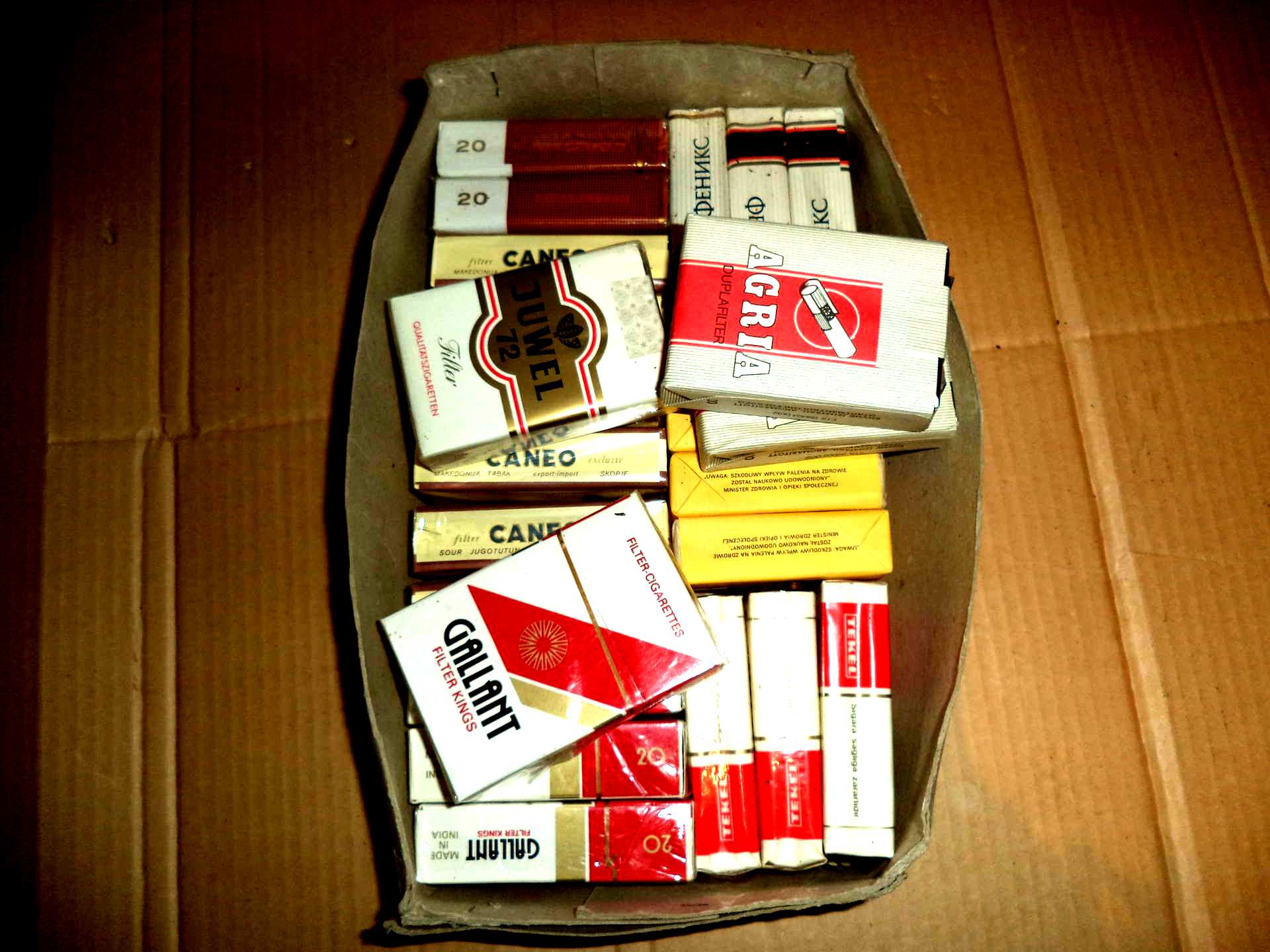 Папиросы герцеговина флор элитные. Сигареты россыпью. Берли сигареты. Продам папиросы. Сигареты 70 годов.