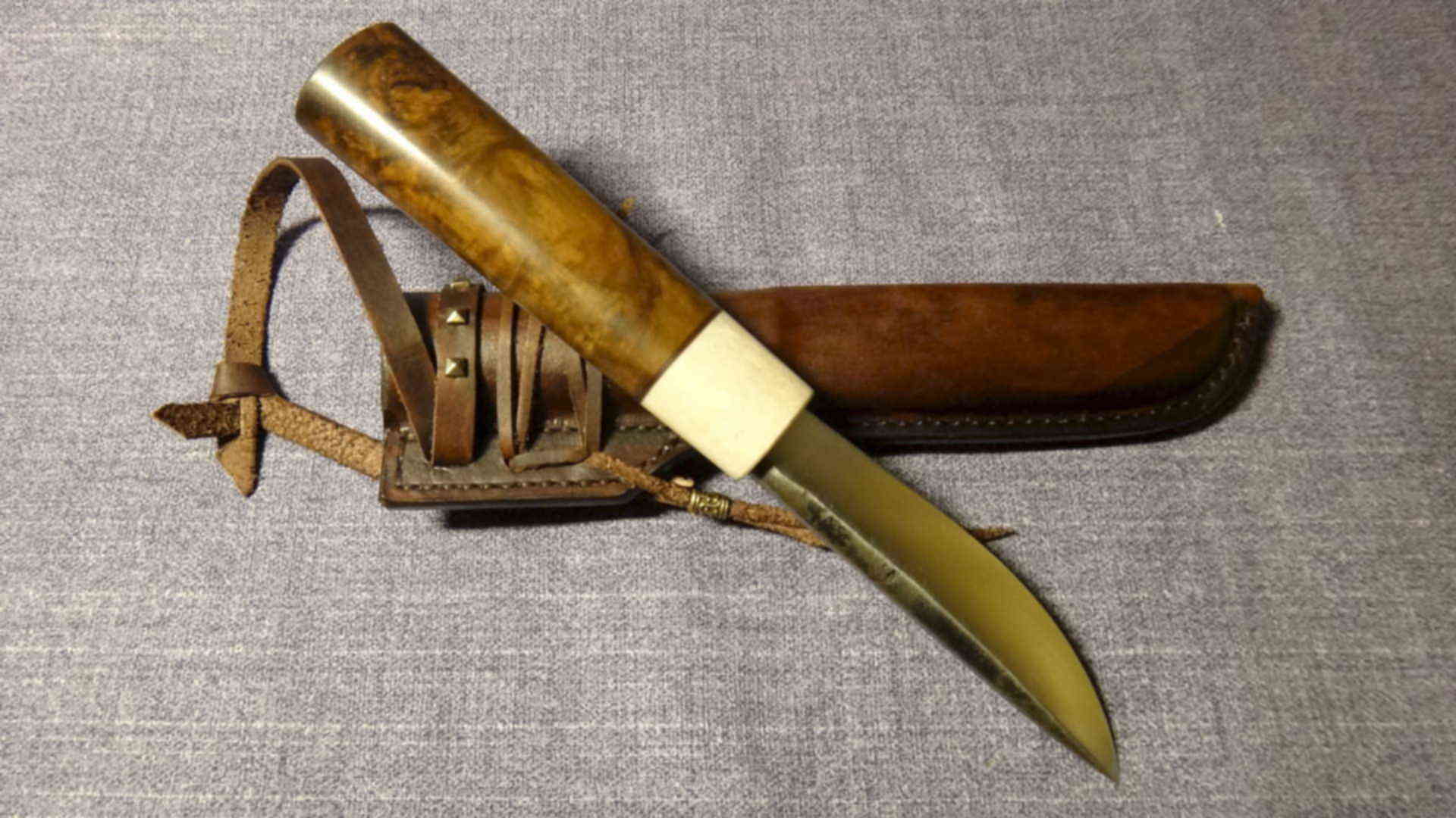 Шейный Якутский нож. Якутский нож с из рога марала. Купить малый Якутский нож на шейный. Мм рог