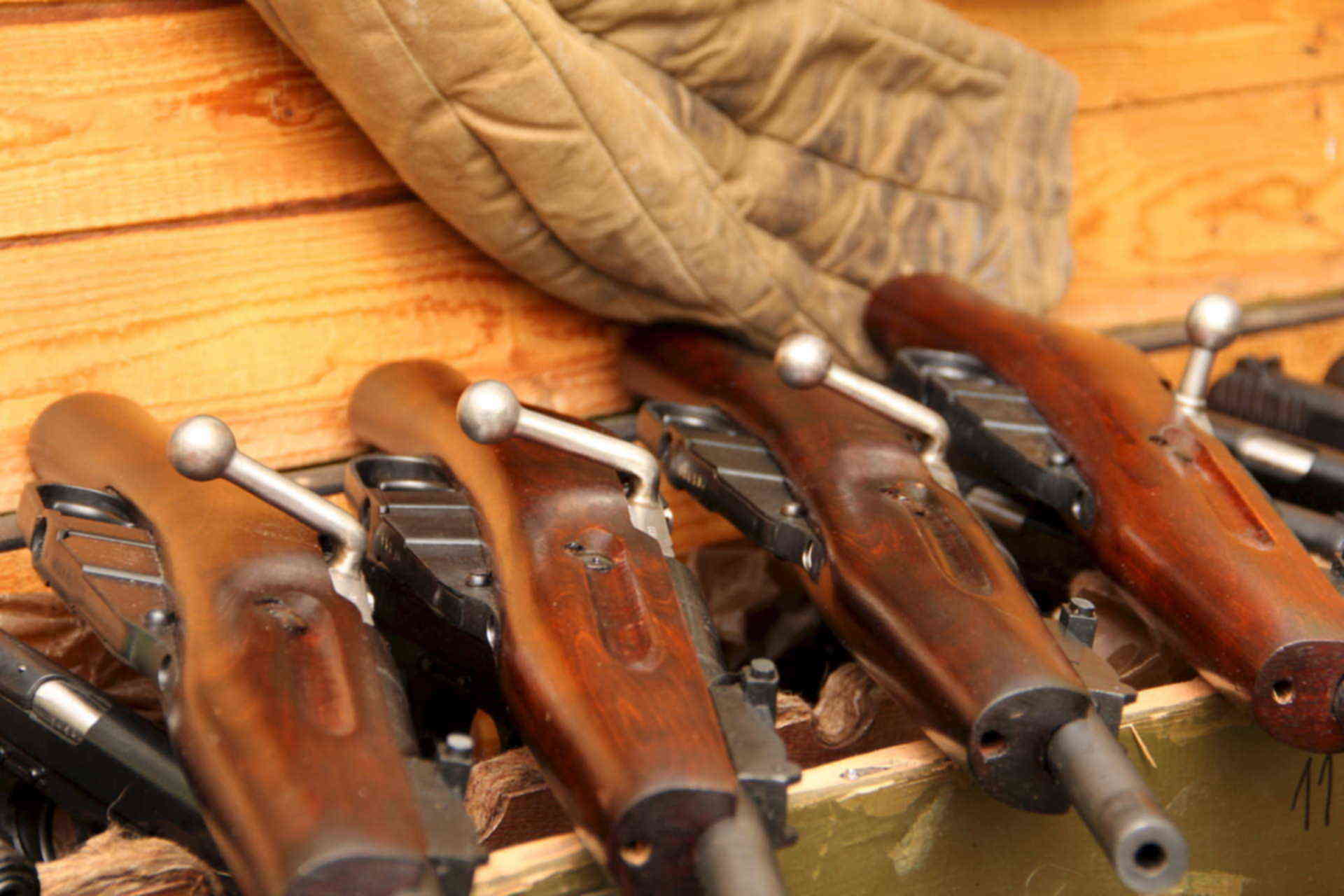 мосин на тульском оружейном заводе. винтовка мосина ижевский завод 1909г. винтовка мосина тульский музей. завод мосина в сестрорецке. караб н сестрорецкий оружейный завод.