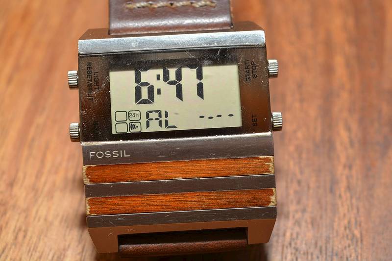 Часы hs. Fossil часы прямоугольные. Продам часы. Yarpuz часы HS-704.