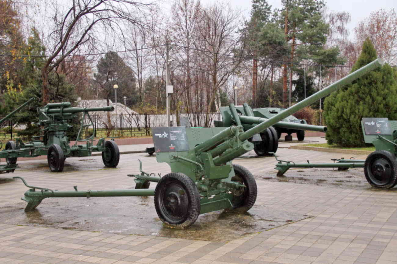 Москва музей военной техники под открытым небом. Музей военной техники под открытым небом Пенза. Музей Советской военной техники под открытым небом Курчатов. Парк Победы музей военной техники под открытым небом. Самара музей военной техники под открытым небом.