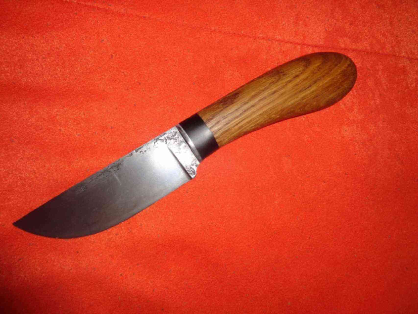 Маленький шкуросъемный нож
