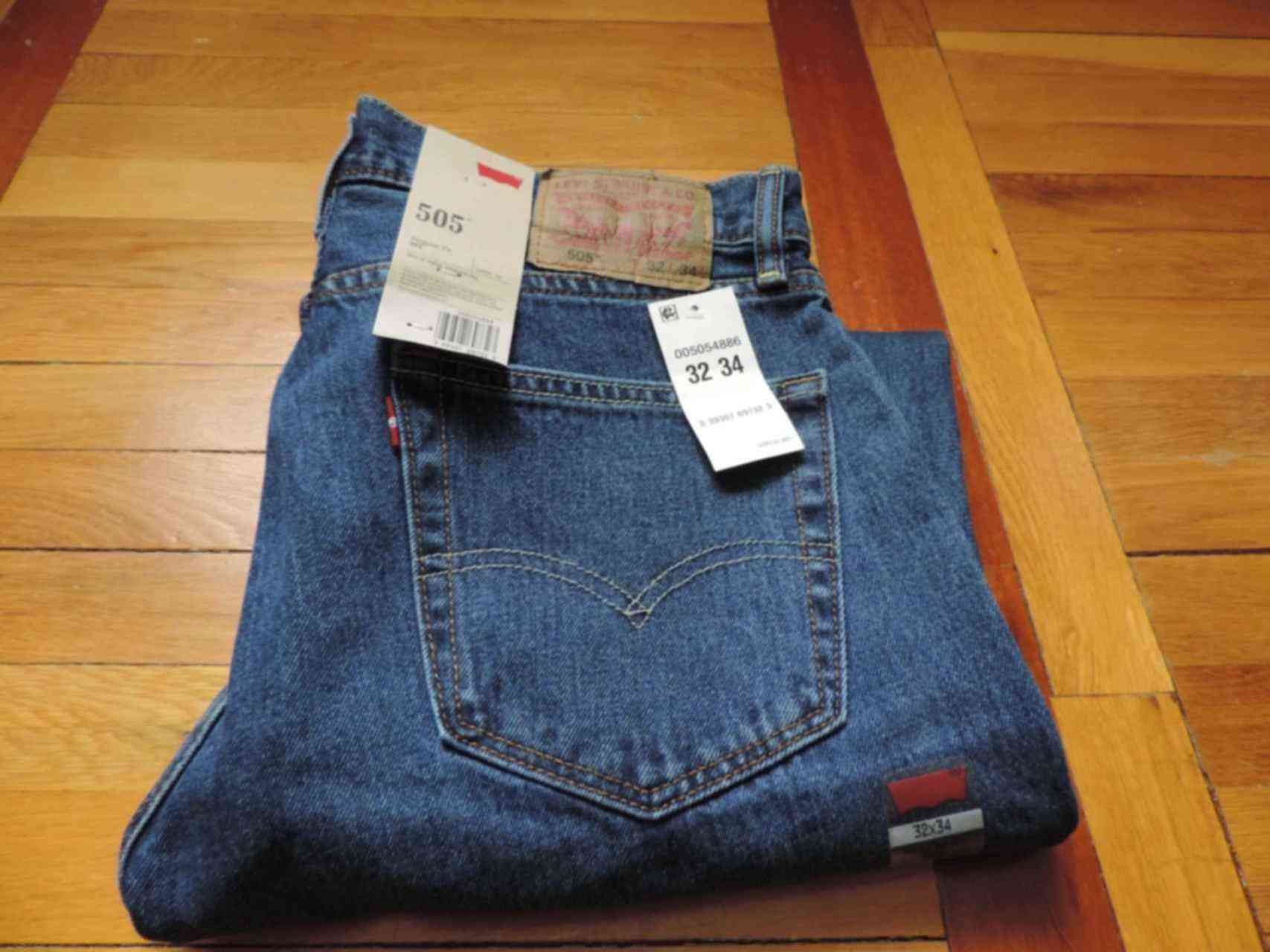 Артикул оригинального. Левайс 630. Levis 630. Джинсы Levis 630. Levis 630 широкие.