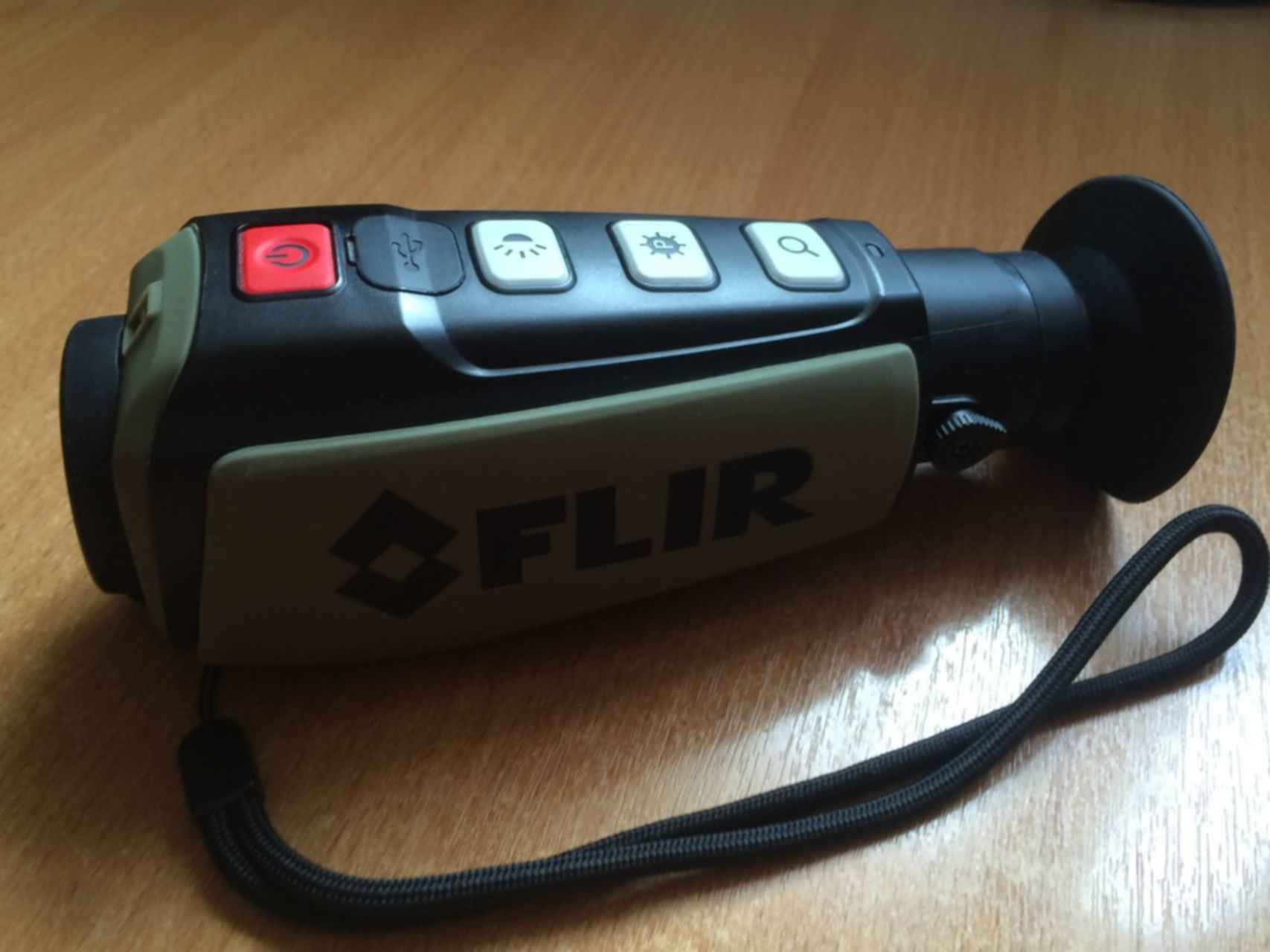 Тепловизор бу. FLIR 32. FLIR 32 тепловизор гляделка. Скаут 32. Продам тепловизор флир 32.