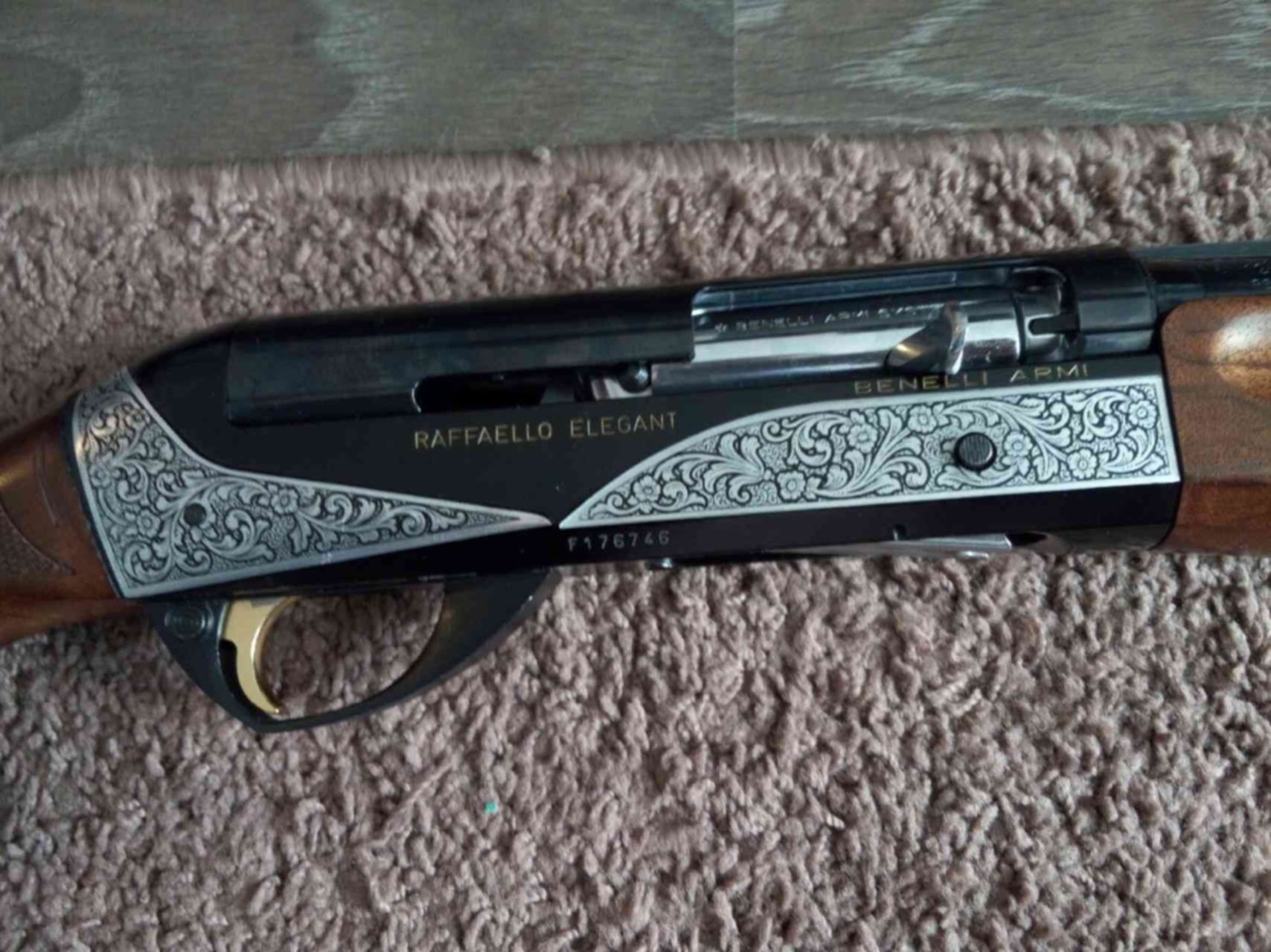 Ружье benelli raffaello. Ружьё охотничье бенелли рафаэлло. Бенелли рафаэлло элегант f227409. Benelli raffaello elegant. Бенелли элегант.