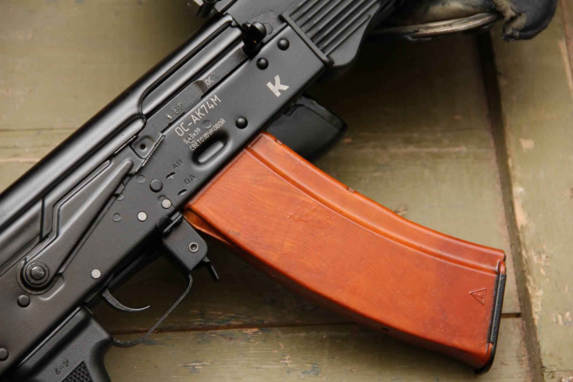 Акм фото. AK-74м. Автомат АКМ 74 М. АК 47 АКМ АКМС ак74 ак74м. Автомат Калашникова (АК-74м) / «Сайга».