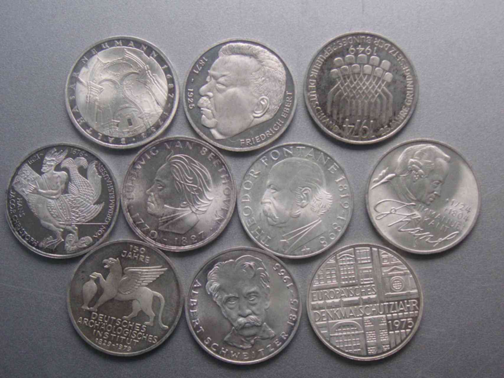 Покупаем серебряные монеты