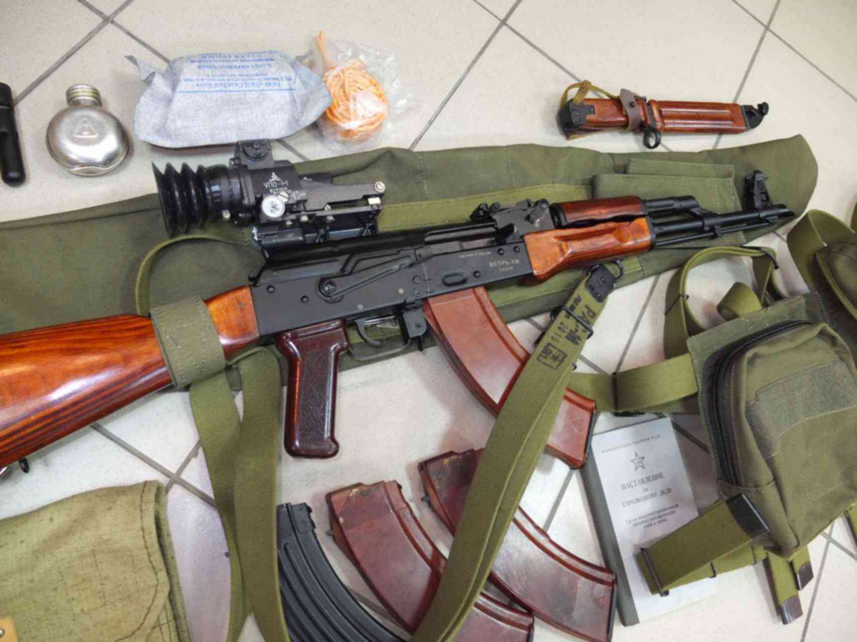 стрелковое огнестрельное оружие. стрелковое снаряжение. стрелковое снаряжение. стрелковое снаряжение. экипировка военного врача.