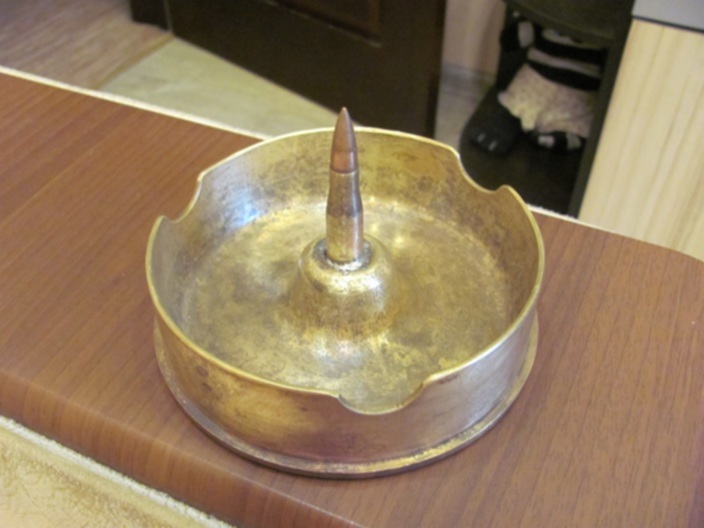 Пепельница из гильзы. Пепельница из гильзы. Пепельница из гильзы 152 мм. Пепельницы из латунных гильз. Пепельница из гильзы 76 мм.