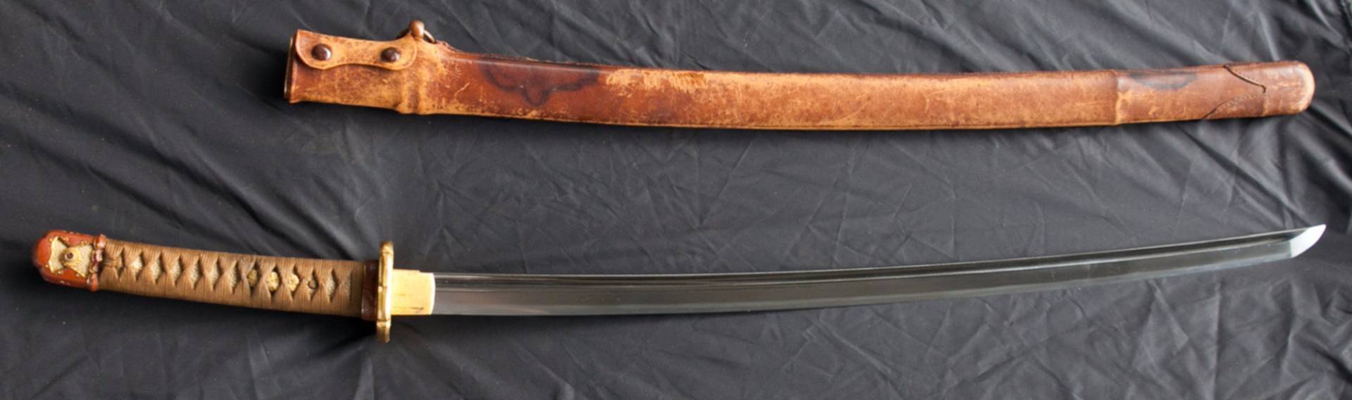 Katana 17. Син гунто и катана. Японский самурайский меч 16 века Wakizashi. Япония 16 век меч. Японский меч катана 16 века.