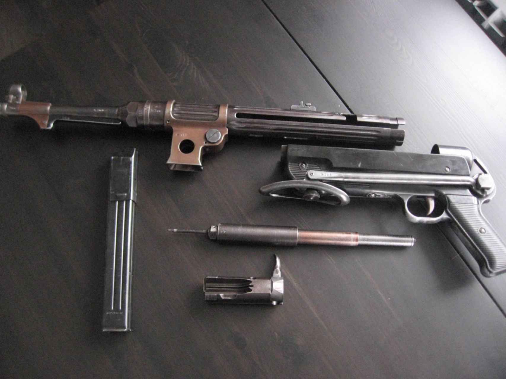 Схп mp-40 немецкий. Мп 38 с коллиматором. Патрон мп 38. Патрон мп 38. Мп схп.