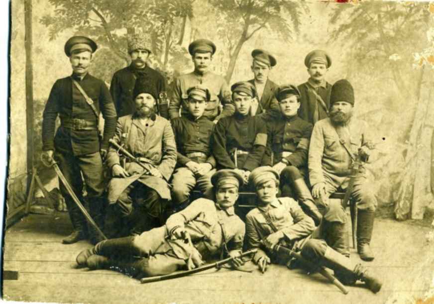 Полиция большевиков. Рабоче-Крестьянская милиция 1917. Народная милиция 1917 год. Милиция 1917 года. Рабочая милиция 1917.