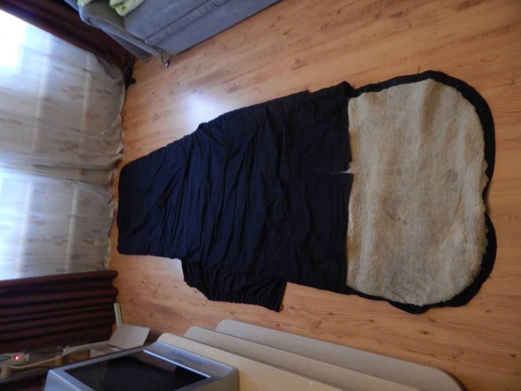 Спальный мешок овечья. Спальник овчина. Спальник из шкур овчины. Спальный мешок овечья. Спальный мешок меховой из овчины.