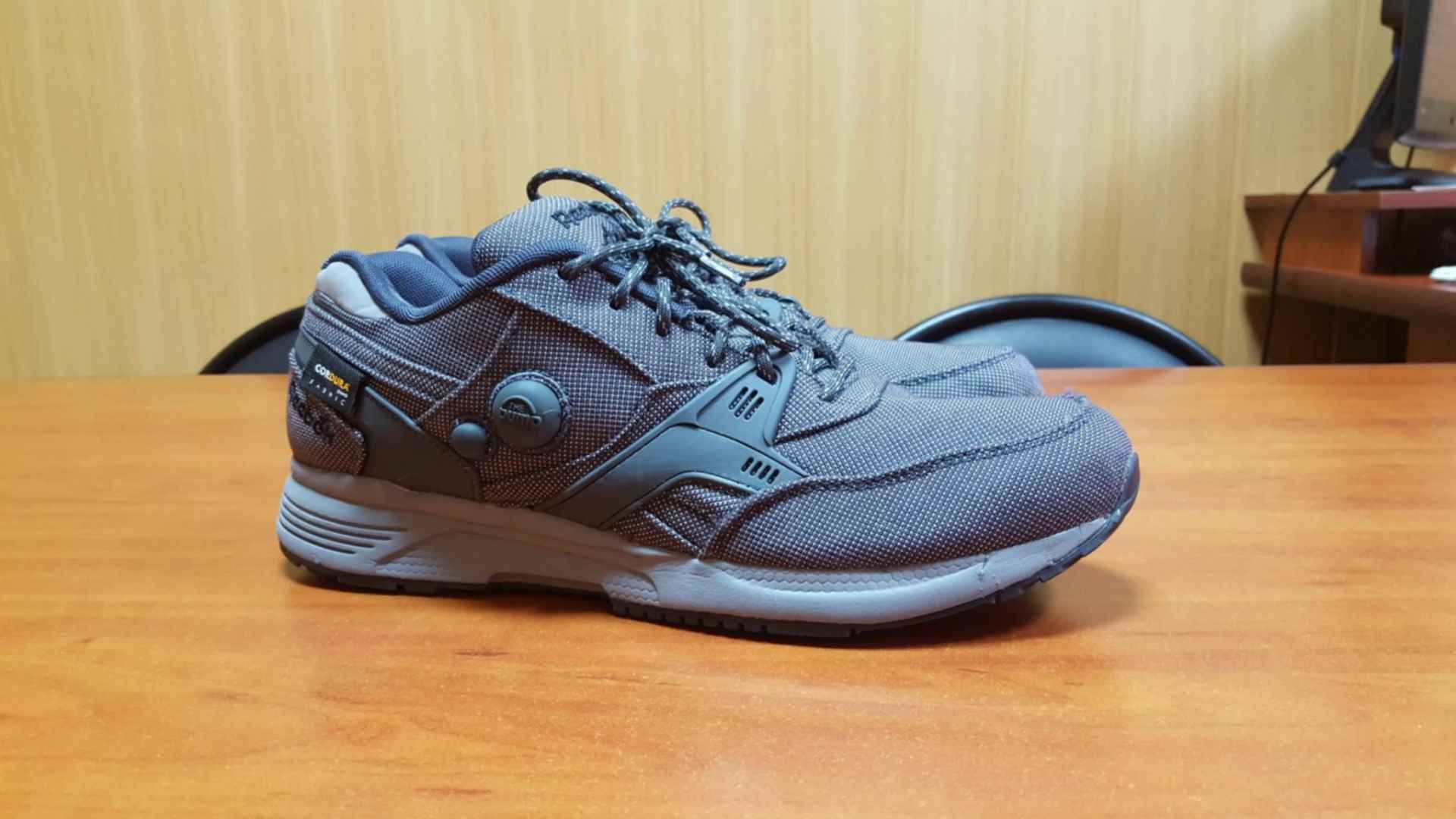 Продать кроссовки. Cordura Reebok кроссовки. Кордура обувь рибок. Кроссовки Reebok с накачивающимися языками Cordura. Кроссовки aft.