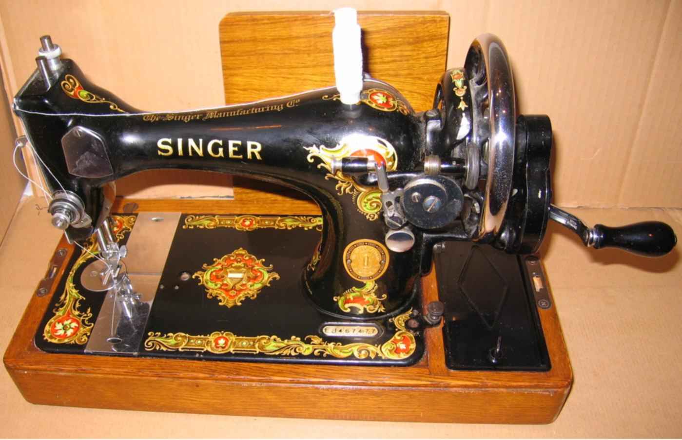 Купить продать швейную машинку. Швейная машинка Зингер Подольск. Швейная машинка (Zinger super 2001). Швейная машинка Чайка Зингер. Зингер швейная машинка 1902н.