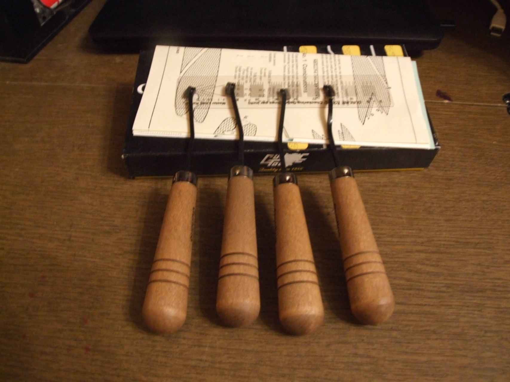 Насечки на прикладе ружья. Инструменты для чикеринга. Резец для оружейной насечки. Инструмент для оружейной насечки дем-барт #2. Чекеринг.