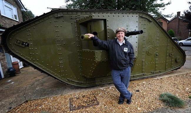 Включи tank. Марк 1 танк и человек. Настоящий танк. Настоящие танкисты. Частный танк.