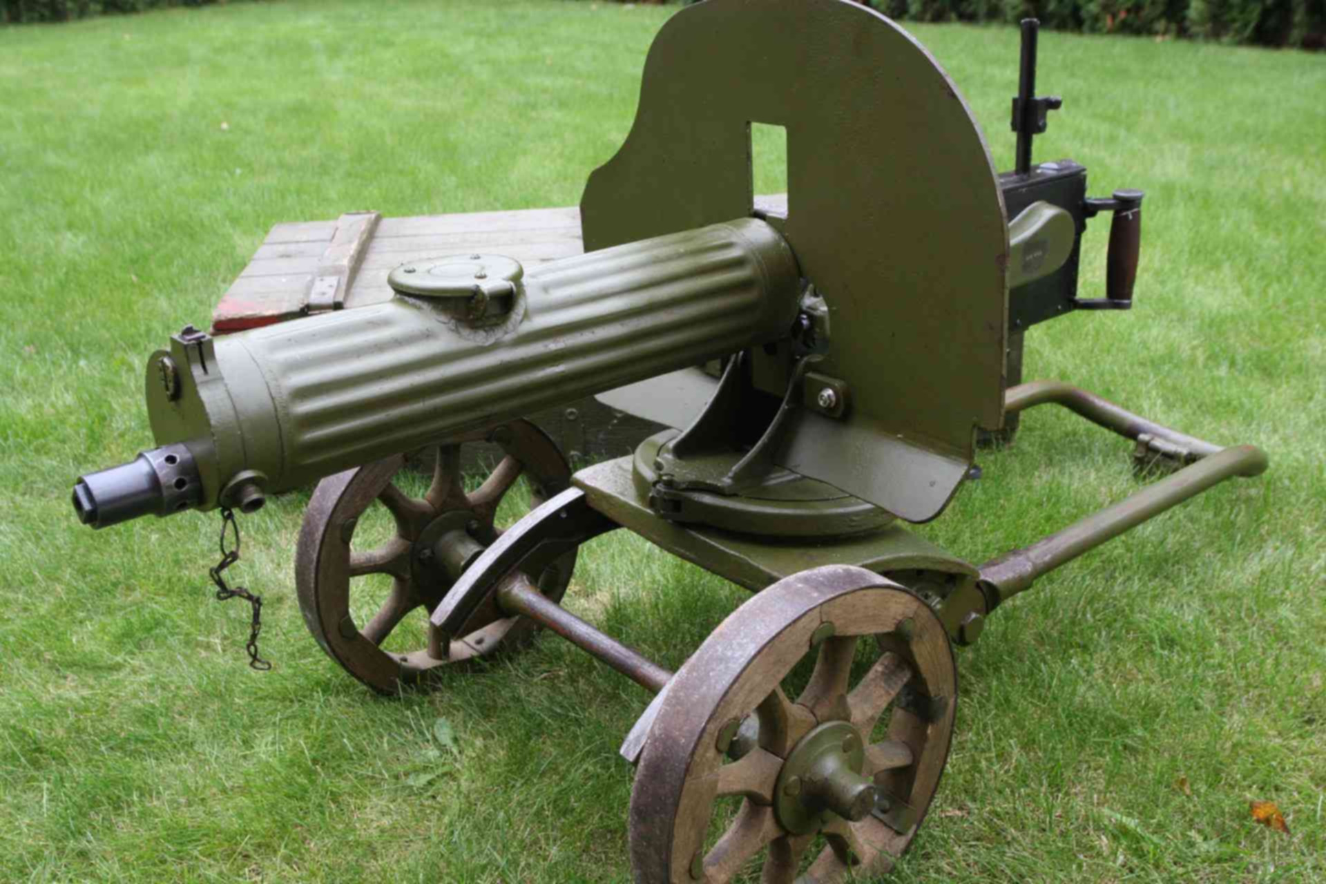 Пулемёт гатлинга 19 века. Пулемёт гатлинга 1862. Самый 1 пулемет. Самый первый пулемет в мире. Пулемёт гатлинга 1862.