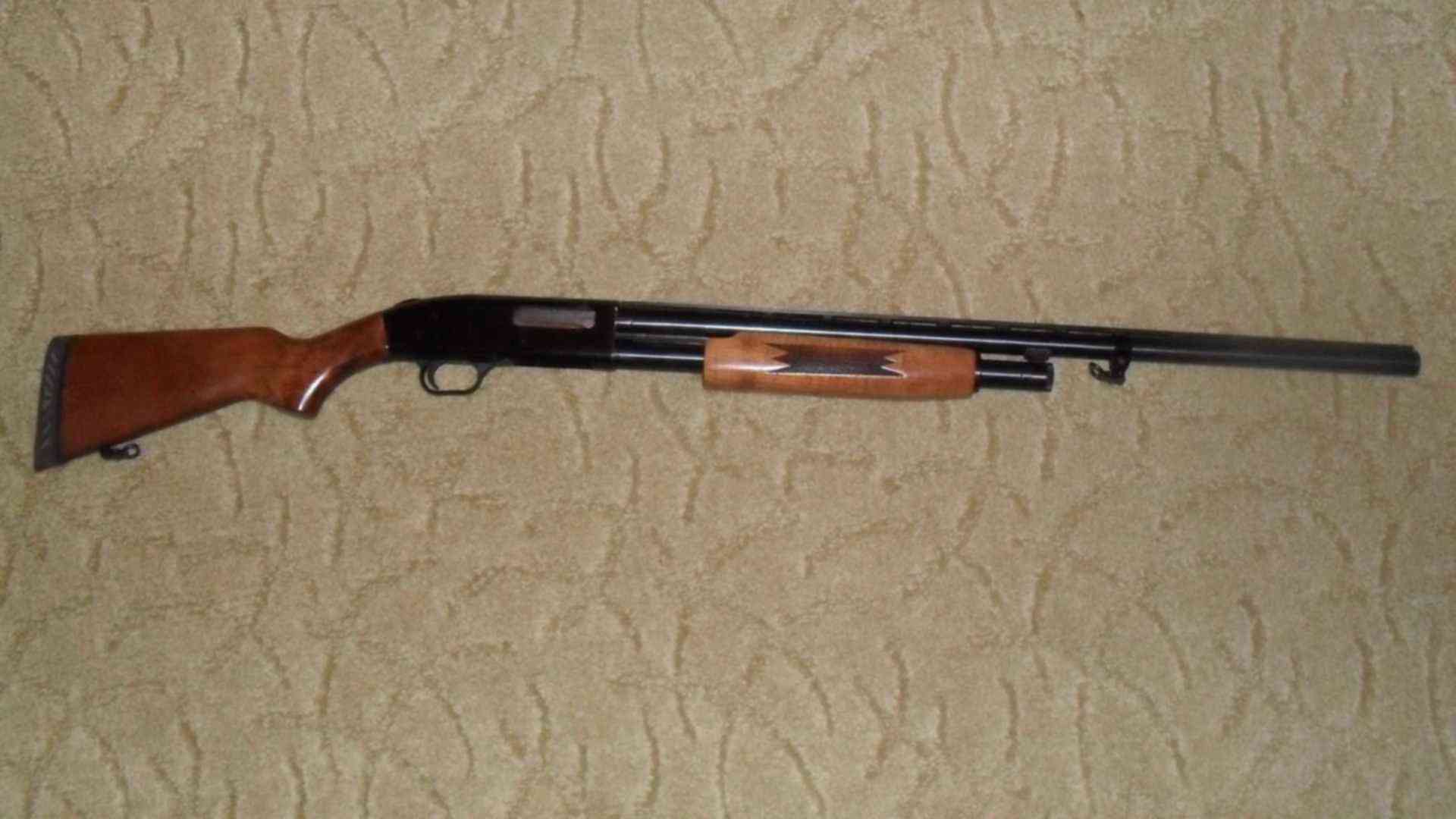 Ружье 5. Mossberg 12 Калибр. Ружьё охотничье Моссберг 500. Моссберг 500а Mossberg 500a. Ружье Моссберг 5 зарядное.