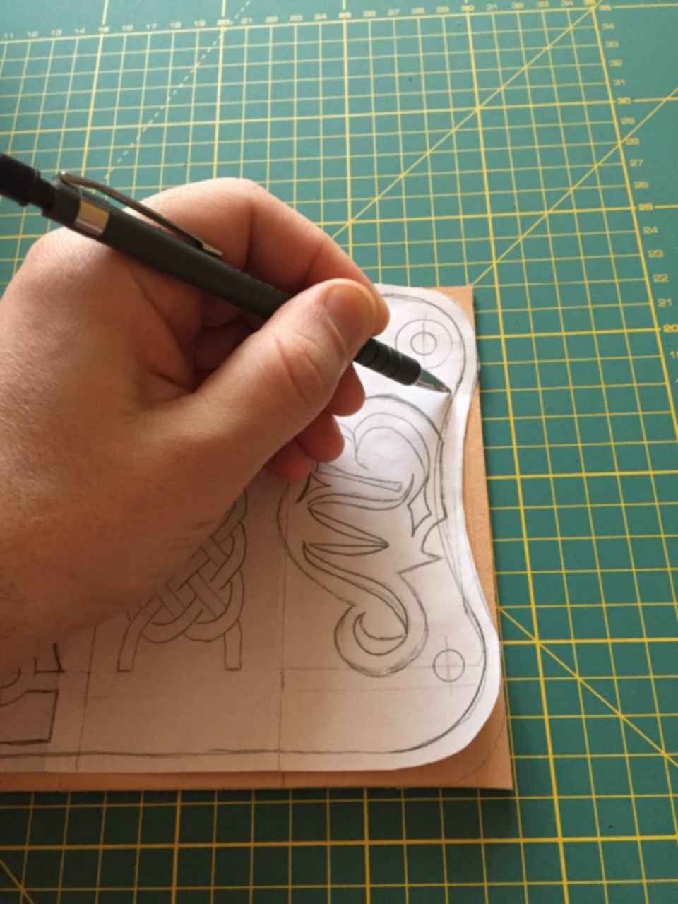 Как перенести рисунок на пластик